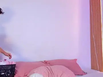 Stripchat Sex Cam of two_milkyway