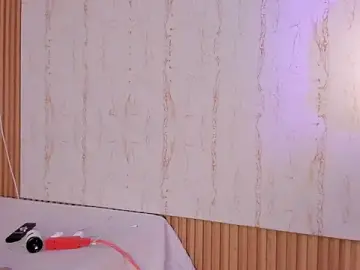 Stripchat Sex Cam of two_milkyway