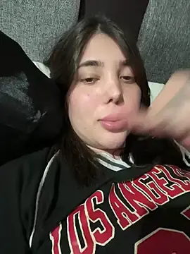 Stripchat Free Porn Cam of pinkywhite