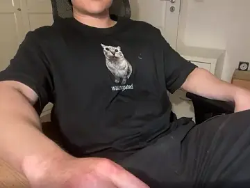 Stripchat Free Porn Cam of jungcock3210