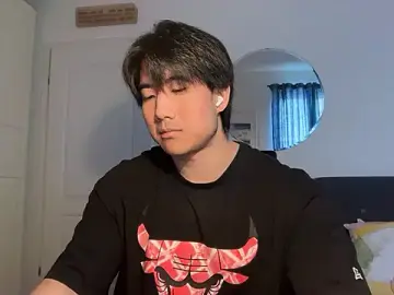 Stripchat Free Porn Cam of jungcock3210