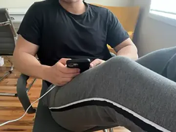 Stripchat Live Sex Cam of jungcock3210