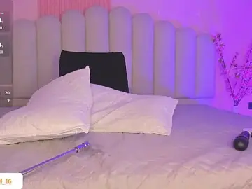 Stripchat Live Sex of Zoe1_2