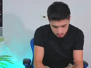 Stripchat Sex Cam of EdwardRoss_