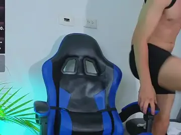 Stripchat Free Porn Cam of EdwardRoss_