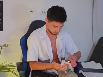 Stripchat Sex Cam of EdwardRoss_