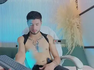Stripchat Live Sex Cam of EdwardRoss_