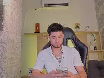 Stripchat Live Sex Cam of EdwardRoss_