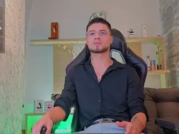 Stripchat Watch Live Sex Cams of EdwardRoss_
