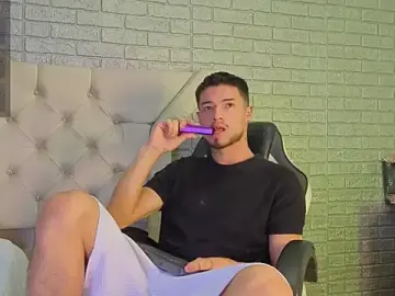 Stripchat Live Porn of EdwardRoss_