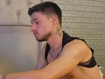 Stripchat Free Porn Cam of EdwardRoss_