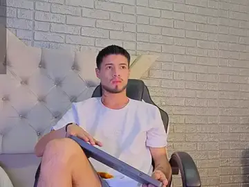 Stripchat Free Live Porn of EdwardRoss_