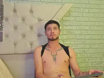 Stripchat Best live sex cam show of EdwardRoss_