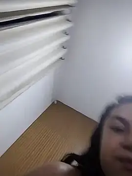 Stripchat Adult Webcam of yummi__priv