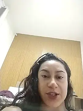 Stripchat Watch Live Sex Cams of yummi__priv