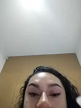 Stripchat Adult Webcam of yummi_greluda