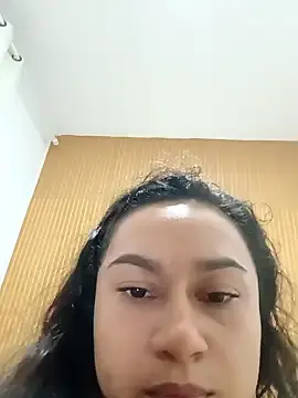 Stripchat Live Porn of yummi_greluda