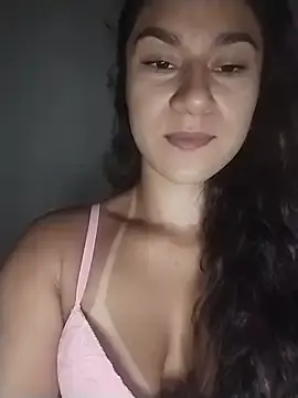 Stripchat Live Sex Cam of yummi_greluda