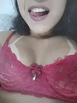 Stripchat Live Porn of yummi_greluda