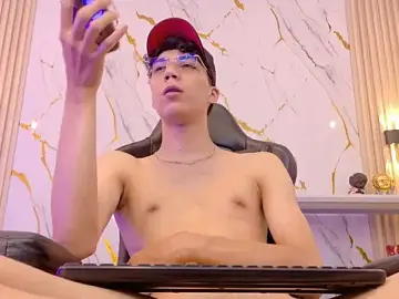 Stripchat Adult Webcam of Nikolay_Gregori