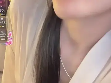 Stripchat Live Sex Cam of --102KymMiiss--