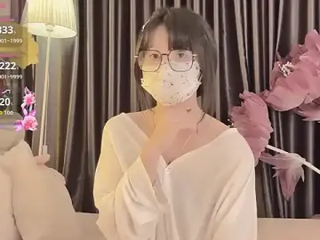 Stripchat Adult Webcams of --102KymMiiss--