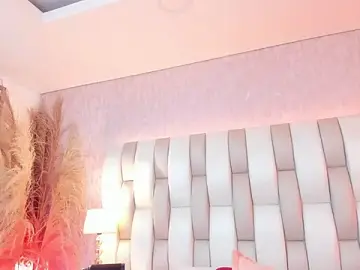 Stripchat Live Sex Cam of Rebeca_jones