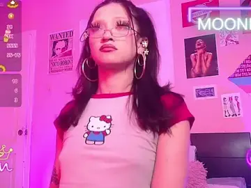Stripchat Adult Webcam of moonfiredancer