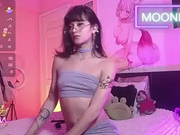 Stripchat Live Sex Cam of moonfiredancer