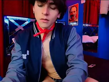 Stripchat Live Sex Cam of Luke_Howland