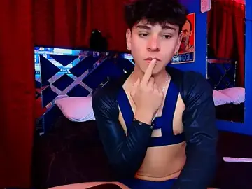 Stripchat Free Porn Cam of Luke_Howland