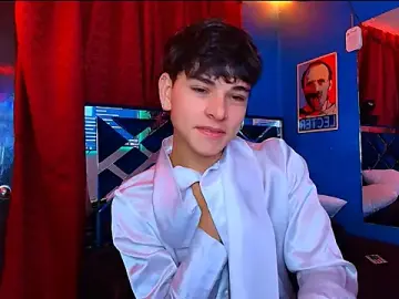 Stripchat Adult Webcam of Luke_Howland