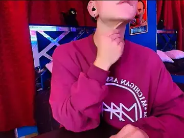 Stripchat Live Sex Cam of Luke_Howland