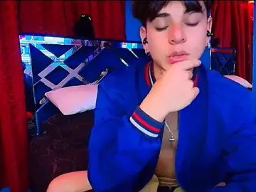 Stripchat Nude Webcam of Luke_Howland