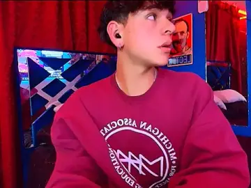 Stripchat Watch Live Sex Cams of Luke_Howland