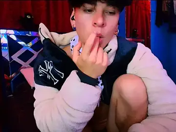 Stripchat Live Sex of Luke_Howland