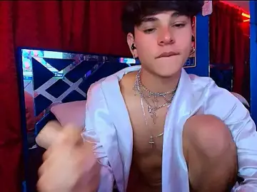 Stripchat Sex Cam of Luke_Howland