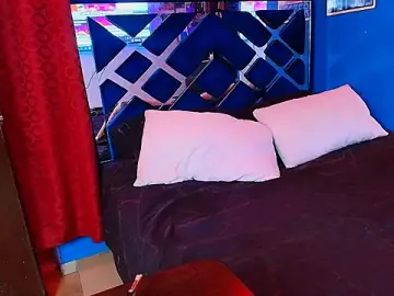 Stripchat Sex Cam of Luke_Howland