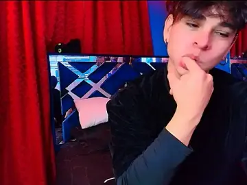 Stripchat Best live sex cam show of Luke_Howland