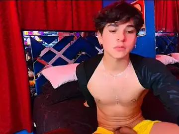 Stripchat Live Sex Cam of Luke_Howland