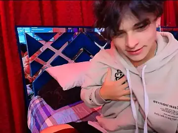 Stripchat Live Sex of Luke_Howland