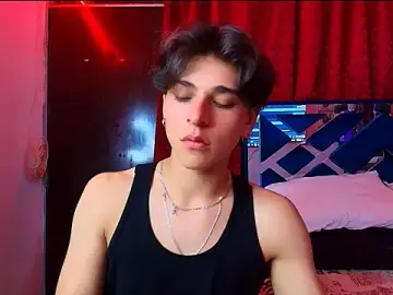 Stripchat Adult Webcam of Luke_Howland