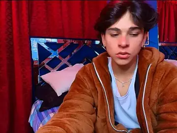 Stripchat Adult Webcam of Luke_Howland