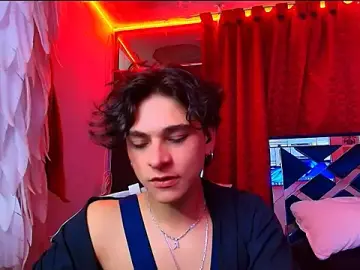 Stripchat Adult Webcam of Luke_Howland