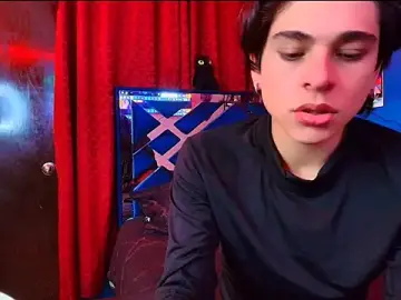 Stripchat Watch Live Sex Cams of Luke_Howland