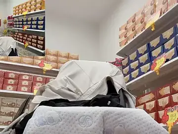 Stripchat Live Porn of Sneaky_Cumshoot