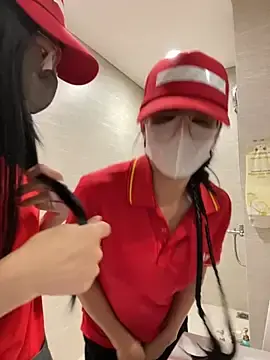 Stripchat Live Sex Cam of Sneaky_Cumshoot