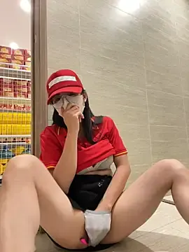 Stripchat Adult Video Chat of Sneaky_Cumshoot