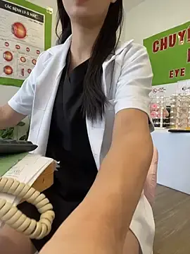 Stripchat Free Porn Cam of Sneaky_Cumshoot