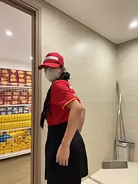 Stripchat Private Sex Chat of Sneaky_Cumshoot
